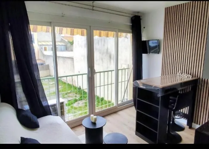 Le Clos Des Bains Apartment *